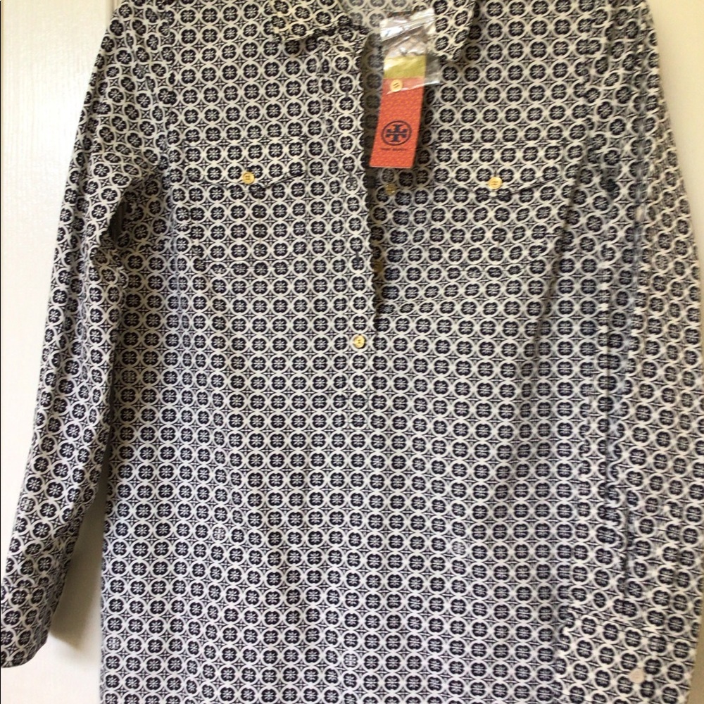 NEW.  Women’s dress shirt